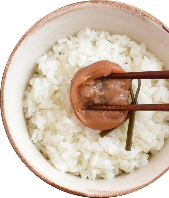ご飯にこんぶ梅を乗せた写真